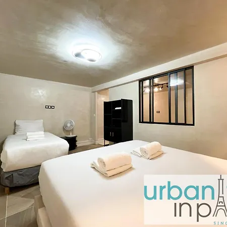 Urban Flat 09 - Stylish Triplex Champs-elysees