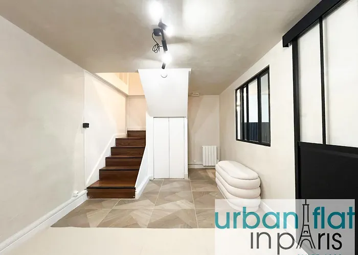Urban Flat 09 - Stylish Triplex Champs-elysees *