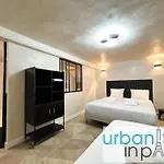 Urban Flat 09 - Stylish Triplex Champs-elysees *