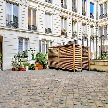 Urban Flat 09 - Stylish Triplex Champs-elysees