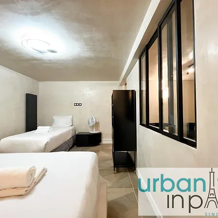 Urban Flat 09 - Stylish Triplex Champs-elysees شقة