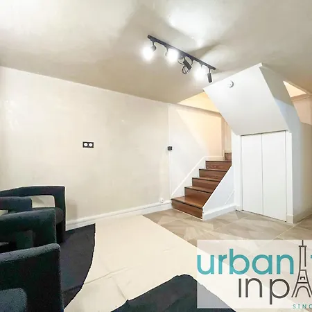 Urban Flat 09 - Stylish Triplex Champs-elysees شقة