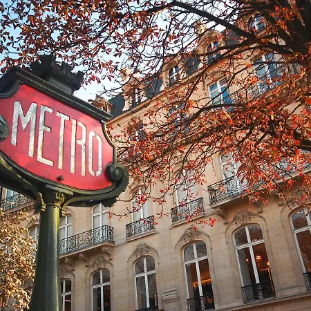 Urban Flat 09 - Stylish Triplex Champs-elysees Apartment Paris