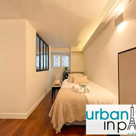 Apartment Urban Flat 09 - Stylish Triplex Champs-elysees