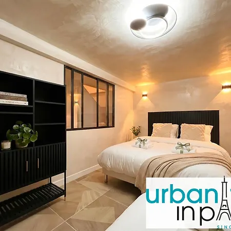 Urban Flat 09 - Stylish Triplex Champs-elysees *