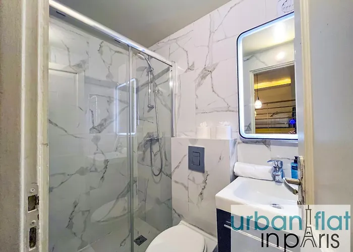 Urban Flat 09 - Stylish Triplex Champs-elysees *