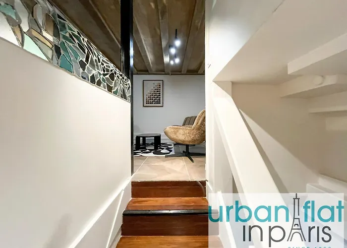 Urban Flat 09 - Stylish Triplex Champs-elysees * パリ