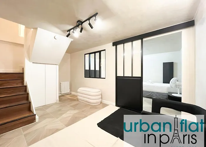 Urban Flat 09 - Stylish Triplex Champs-elysees *