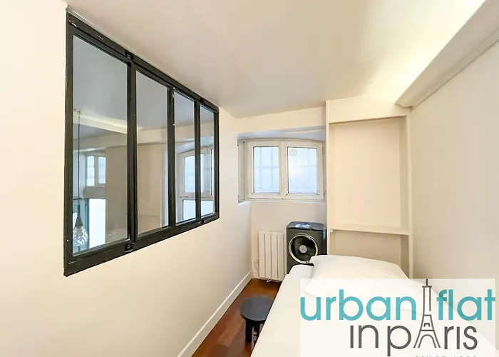 Urban Flat 09 - Stylish Triplex Champs-elysees *