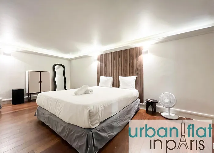 Urban Flat 09 - Stylish Triplex Champs-elysees *